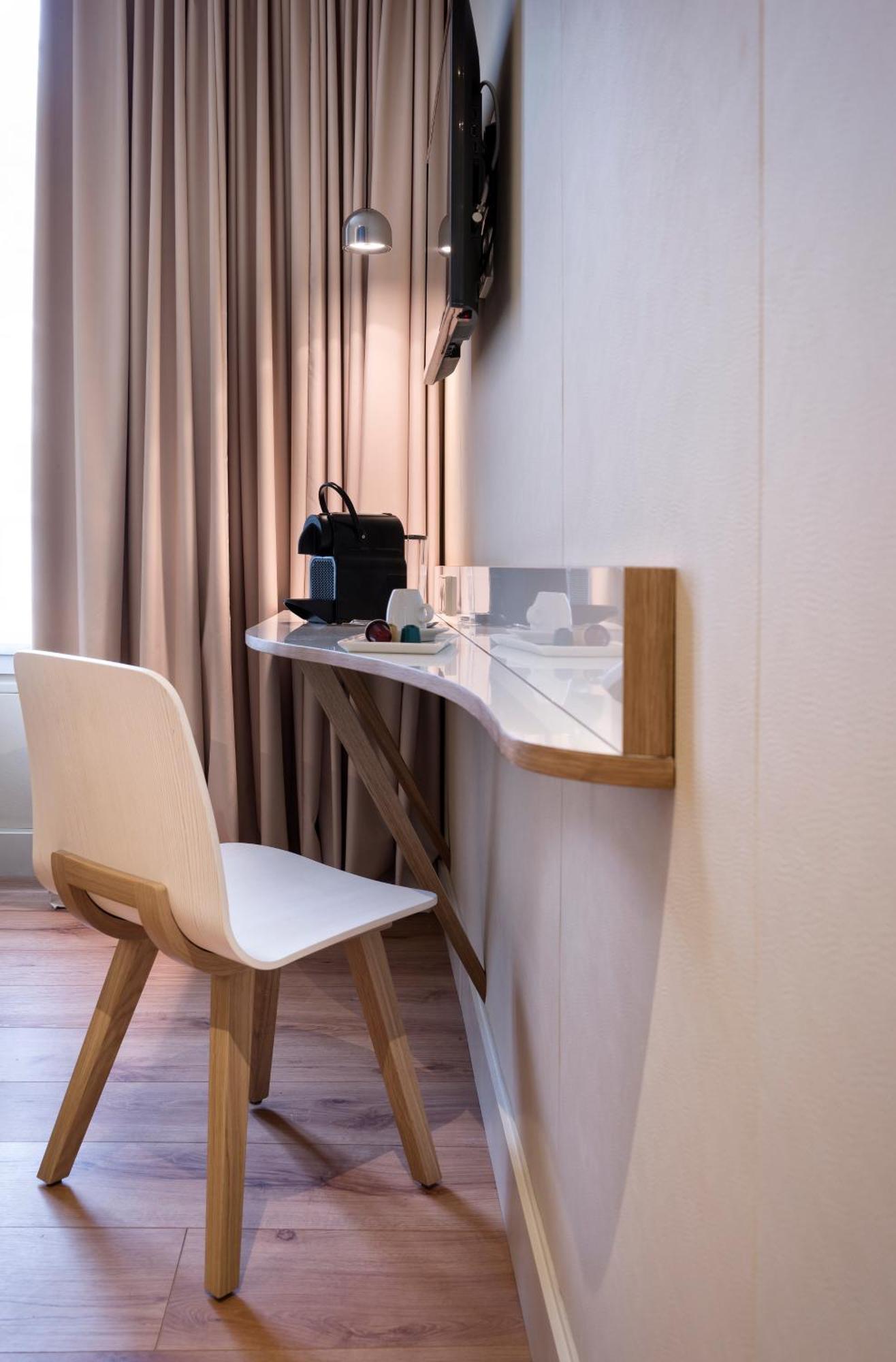 โฮเต็ล แมกซ์ Hotel ปารีส ภายนอก รูปภาพ