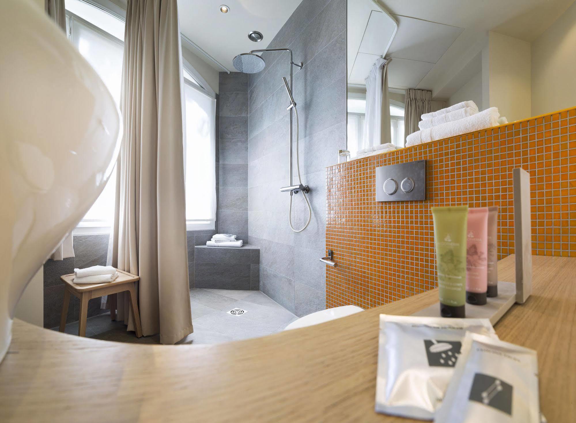 โฮเต็ล แมกซ์ Hotel ปารีส ภายนอก รูปภาพ